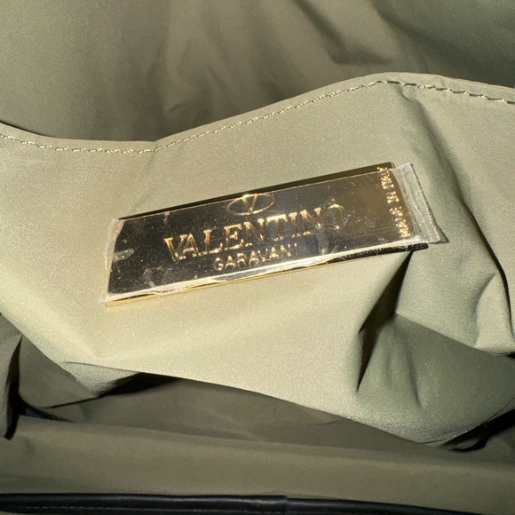 ‼️SOLD‼️Valentino Garavani backpack - Picture 4 of 14